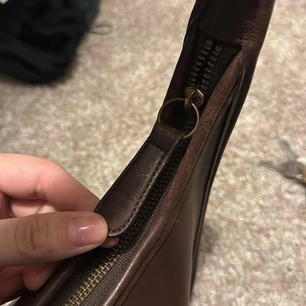 Coach 9025 - Picture 8 of 11